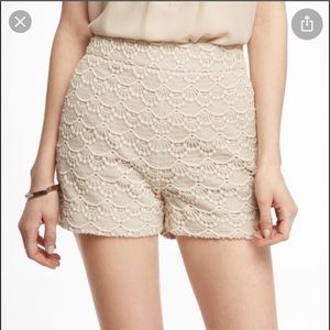 NEW Express High Rise Scalloped Lace Shorts Business Chic Cream 00 0 NWT RARE